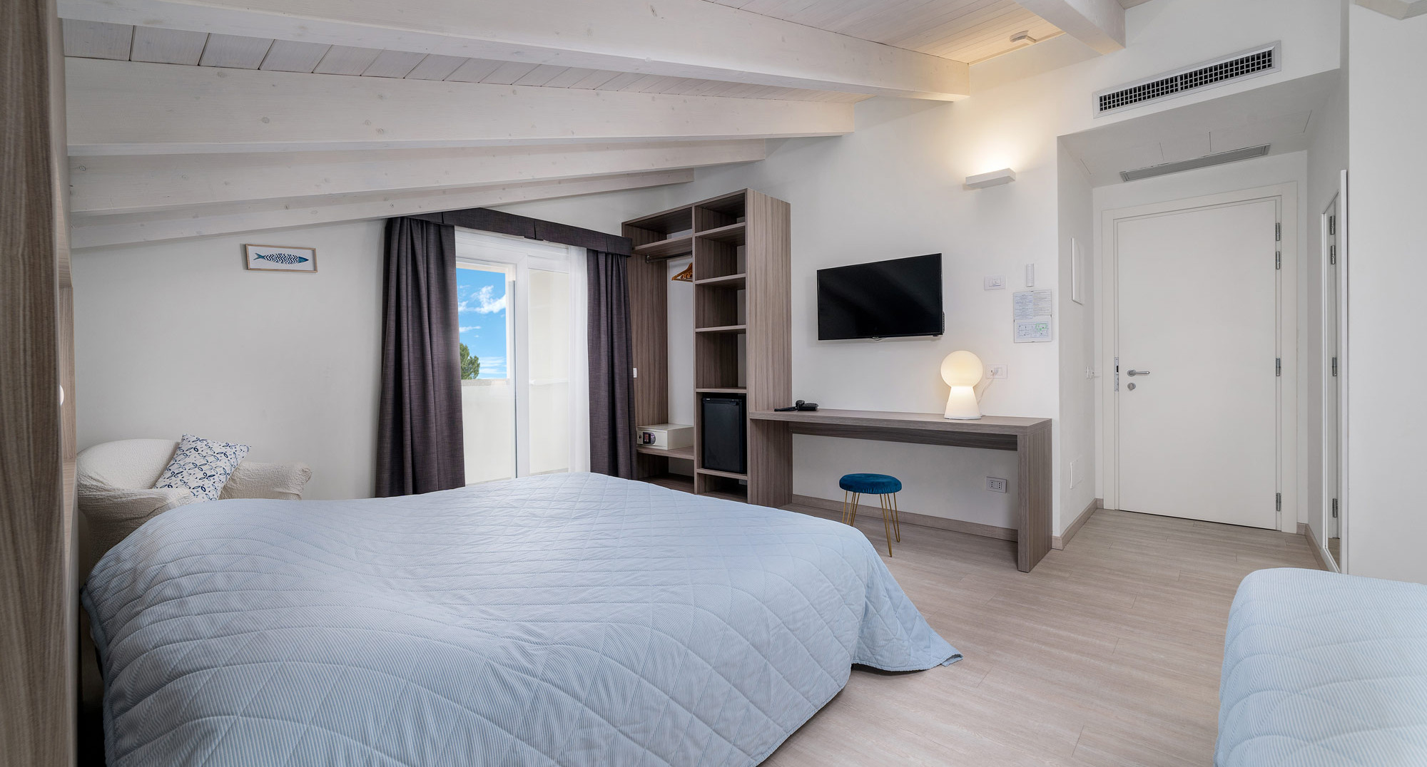 media.Slide-Attico-CFH-Cervia-Village