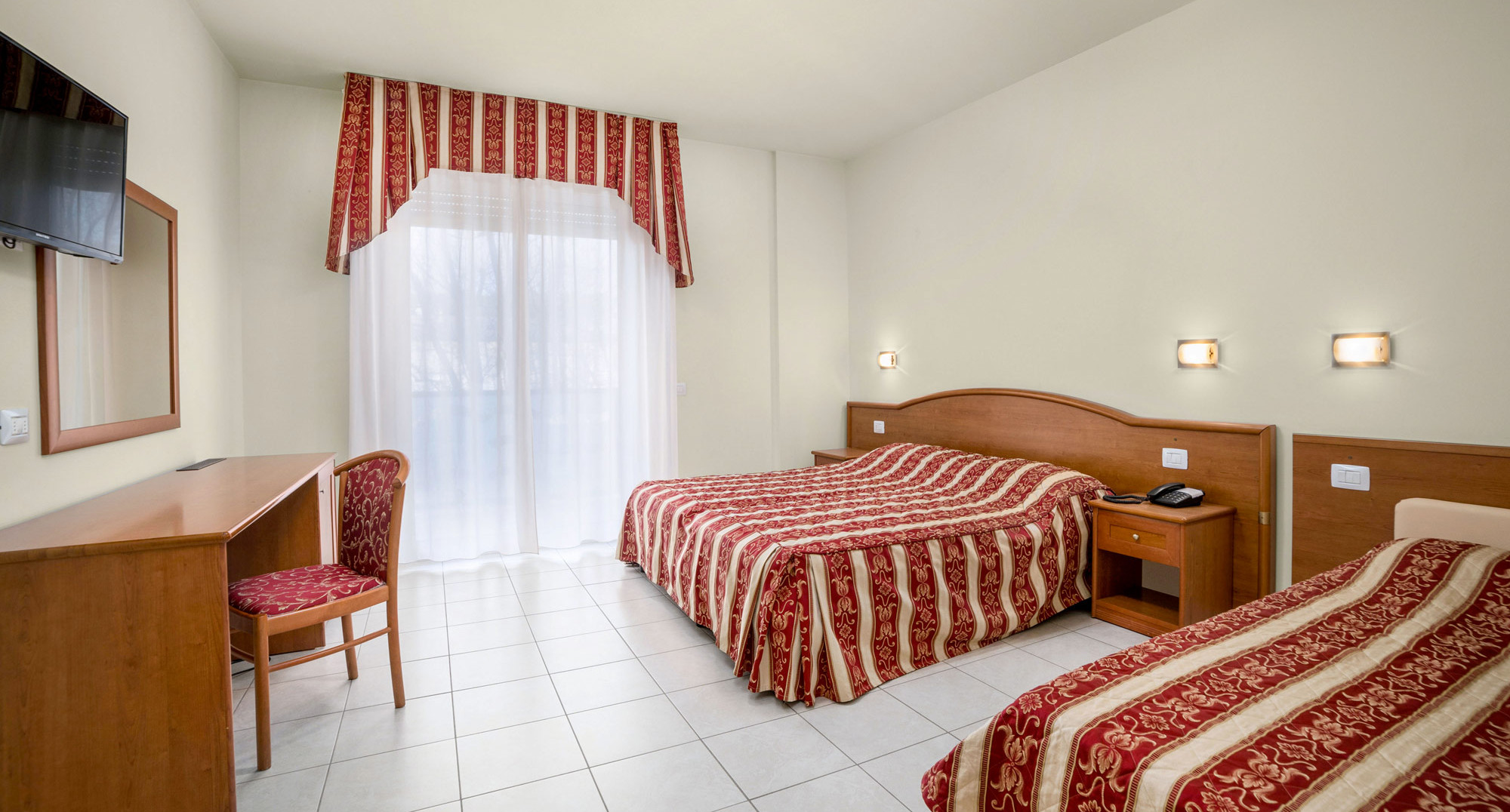 media.Slide-Family-Room-5-CFH-Cervia-Village