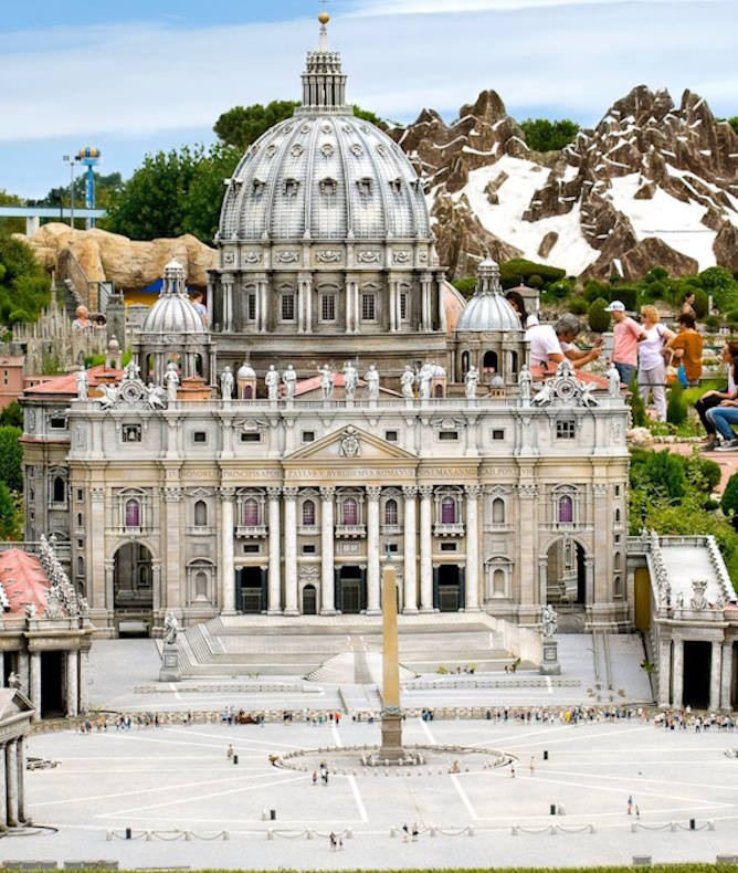 media.Piazza-San-Pietro-in-Vaticano-al-parco-tematico-Italia-in-Miniatura-ingressi-gratuiti-per-tutta-la-famiglia-in-vacanza-al-Club-Family-Hotel-Cervia-Village